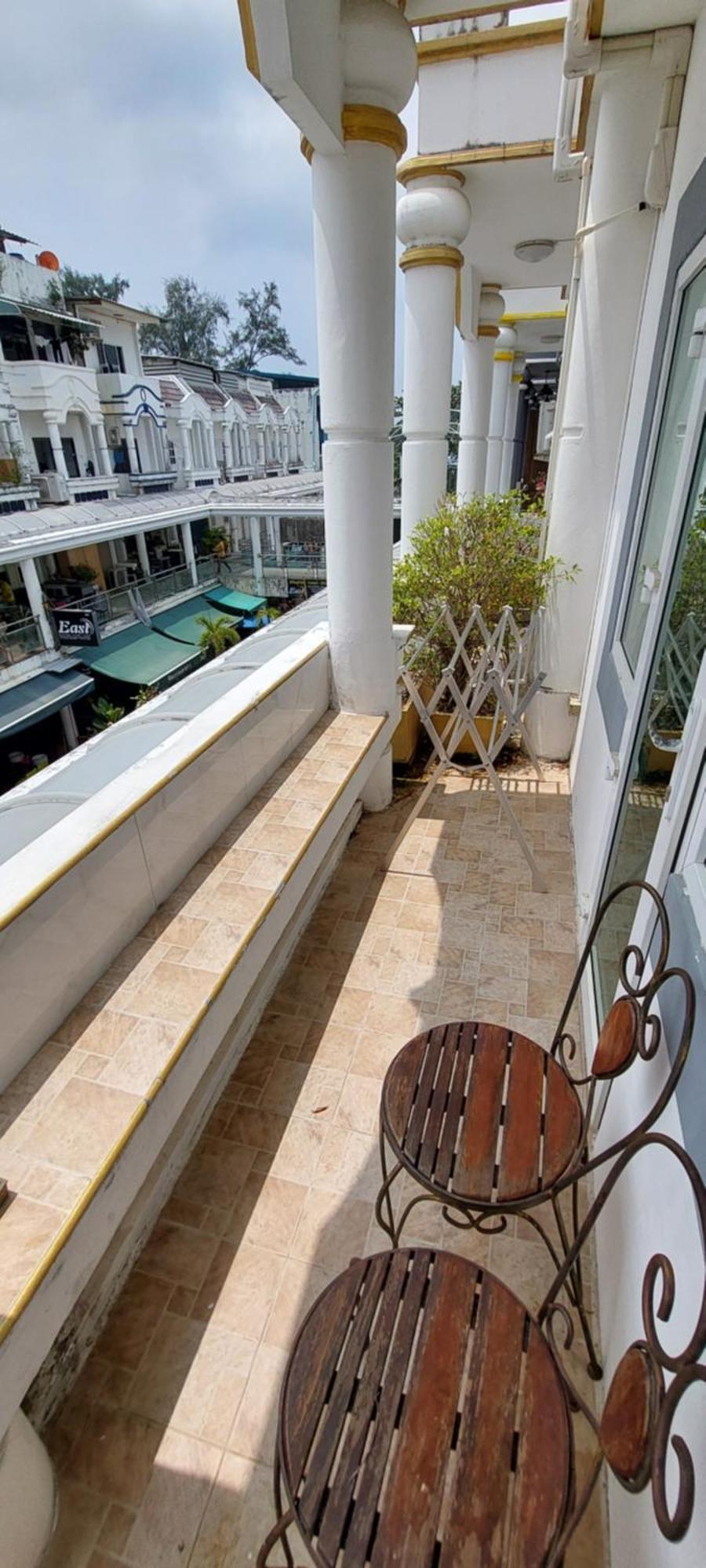 Cafe de Paris Patong Exterior foto