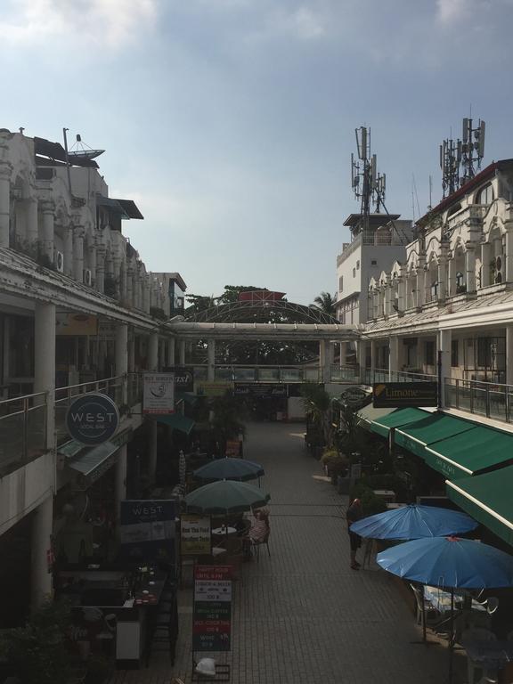 Cafe de Paris Patong Exterior foto